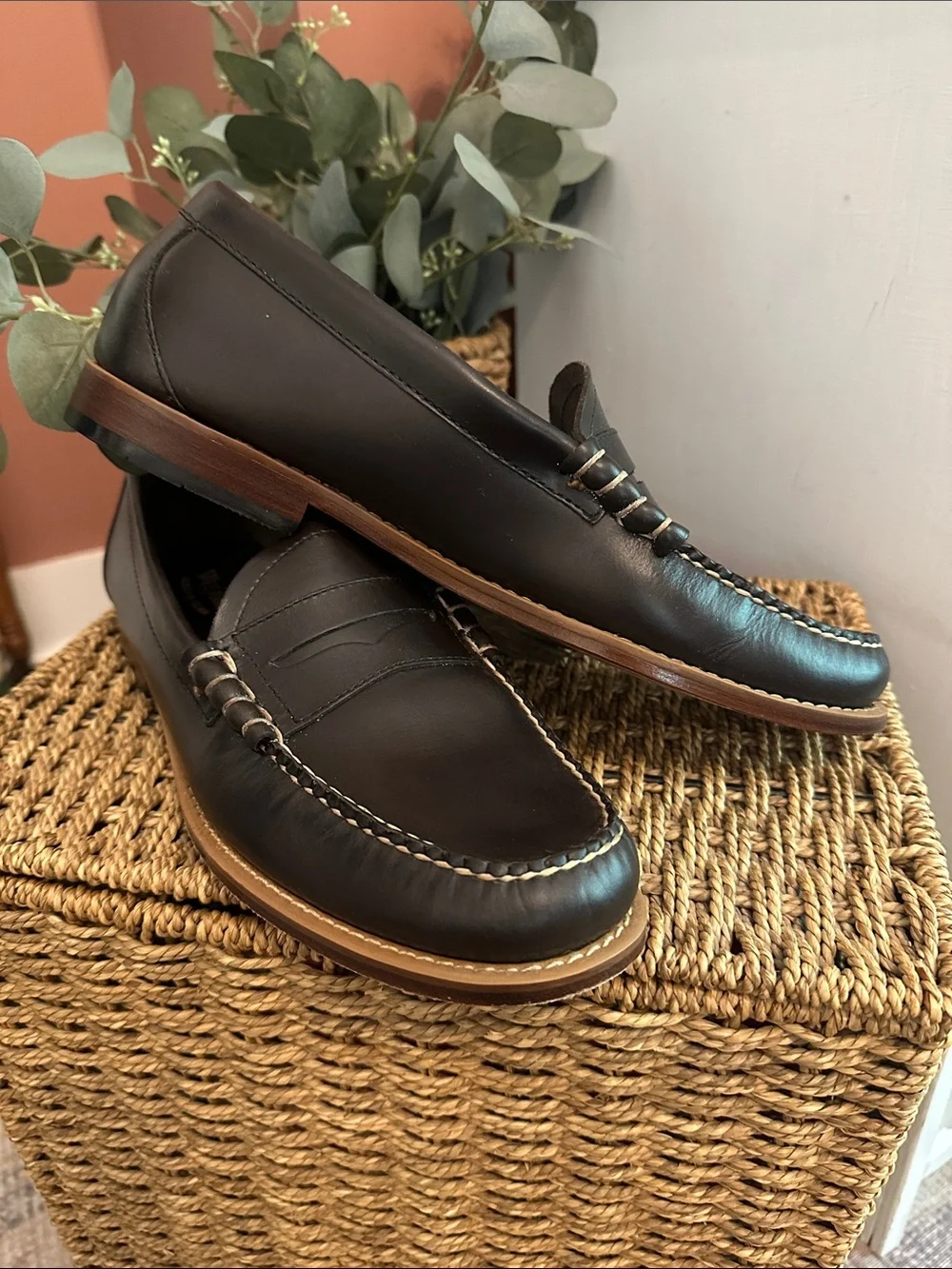 GH Bass Weejuns men’s Classic Larson dark brown leather 11 D Penny Loafers